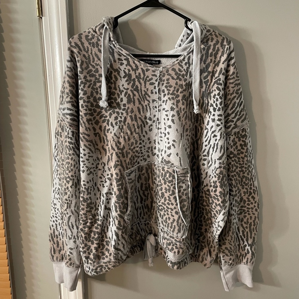Oversized Cheetah print hoodie